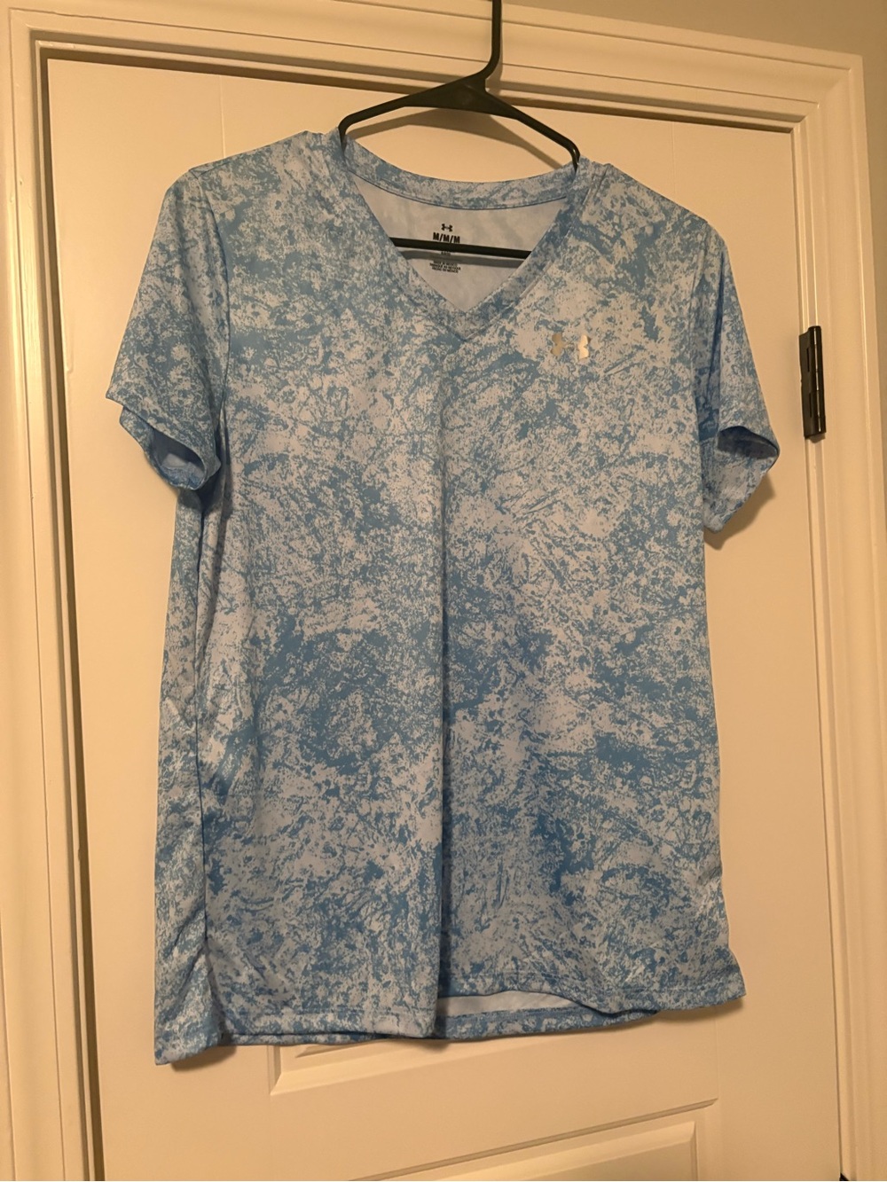 Under Armour Women's Light Blue Marbled V-Neck Short Sleeve Tee